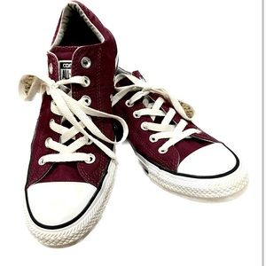 Converse maroon sz 9  Chuck Canvas Top